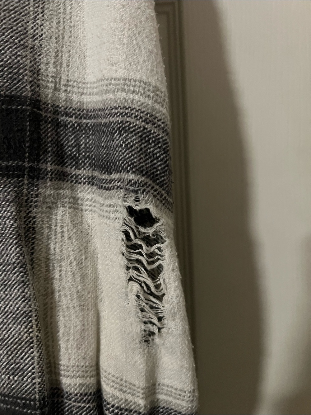 American Eagle Outfitters Black and White Plaid Hooded Flannel Shirt - Picture 2 of 4